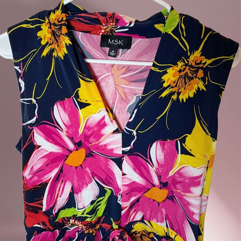 Pre-loved MSK Sleeveless Tropical Floral V-Neck Maxi Dress. Size-Medium - Picture 4 of 10
